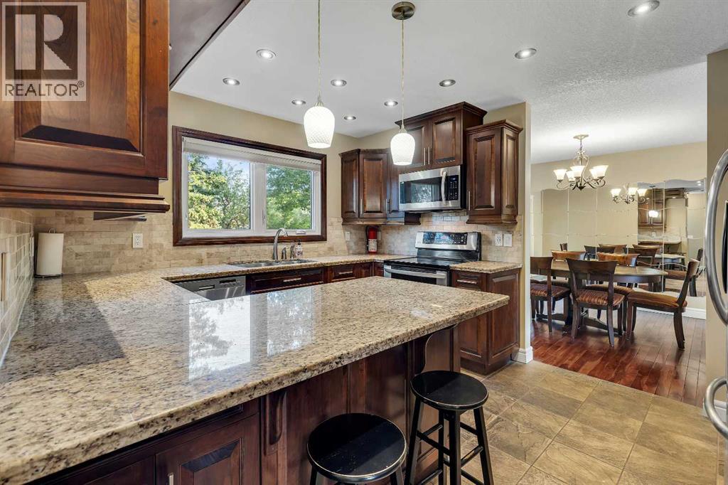 Single Family House for Sale in  castleglen Way NE Castleridge Calgary 
