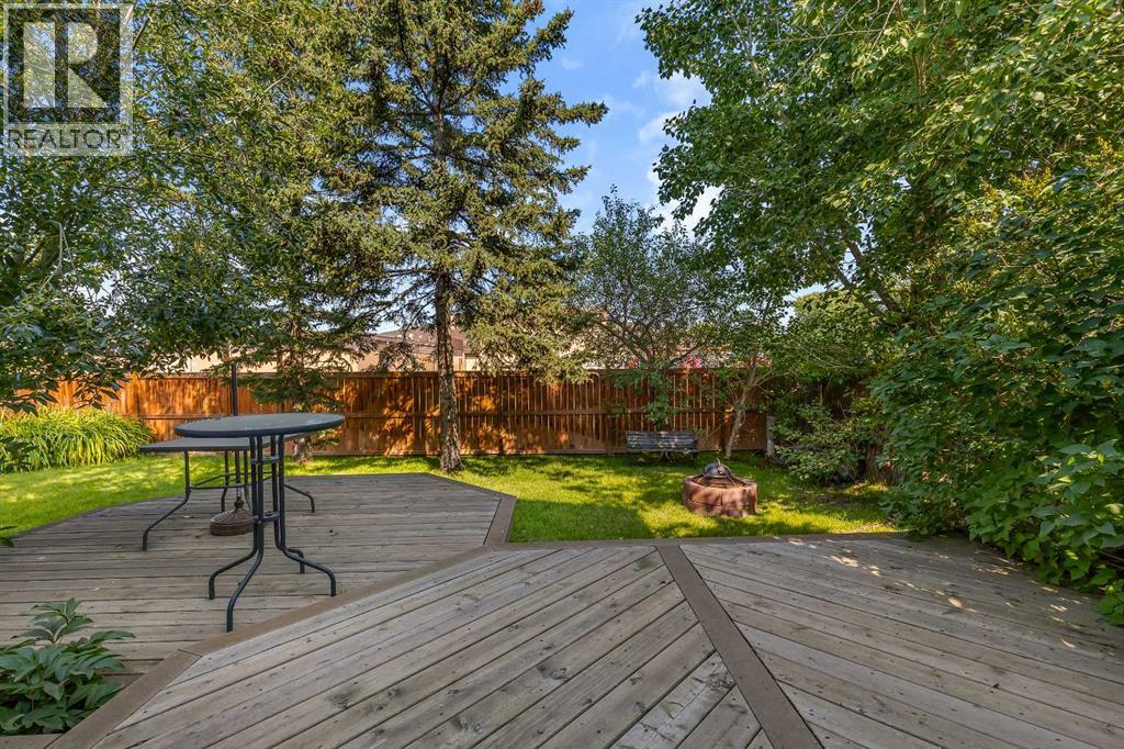 Single Family House for Sale in  castleglen Way NE Castleridge Calgary 