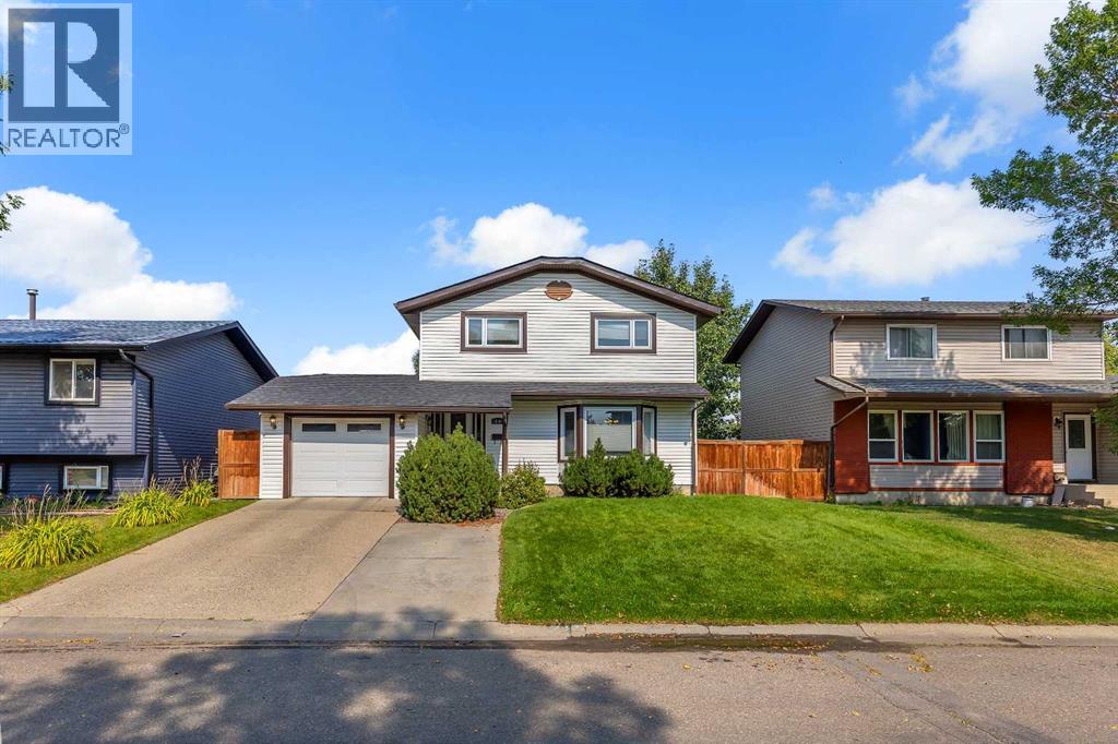 Single Family House for Sale in  castleglen Way NE Castleridge Calgary 