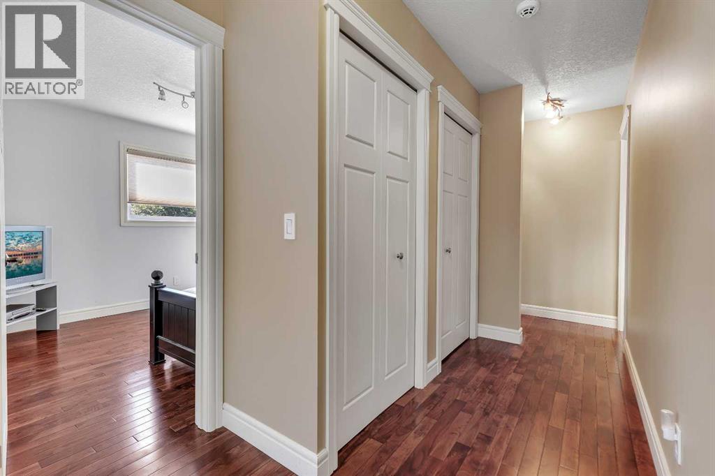 Single Family House for Sale in  castleglen Way NE Castleridge Calgary 