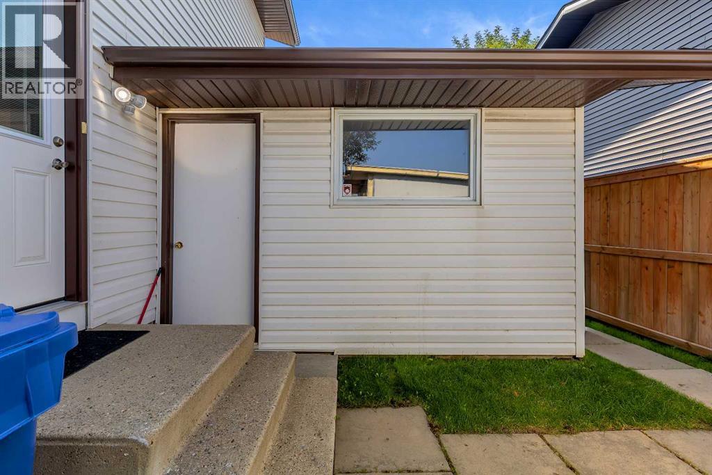 Single Family House for Sale in  castleglen Way NE Castleridge Calgary 