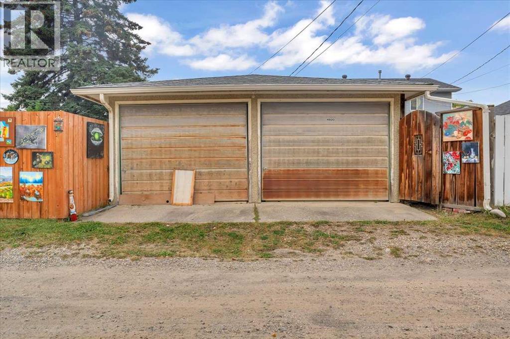 Single Family House Bungalow for Sale in  Worcester Drive SW Wildwood Calgary 