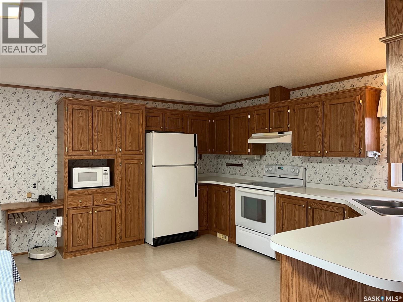 118 2 AVENUE E - 11
