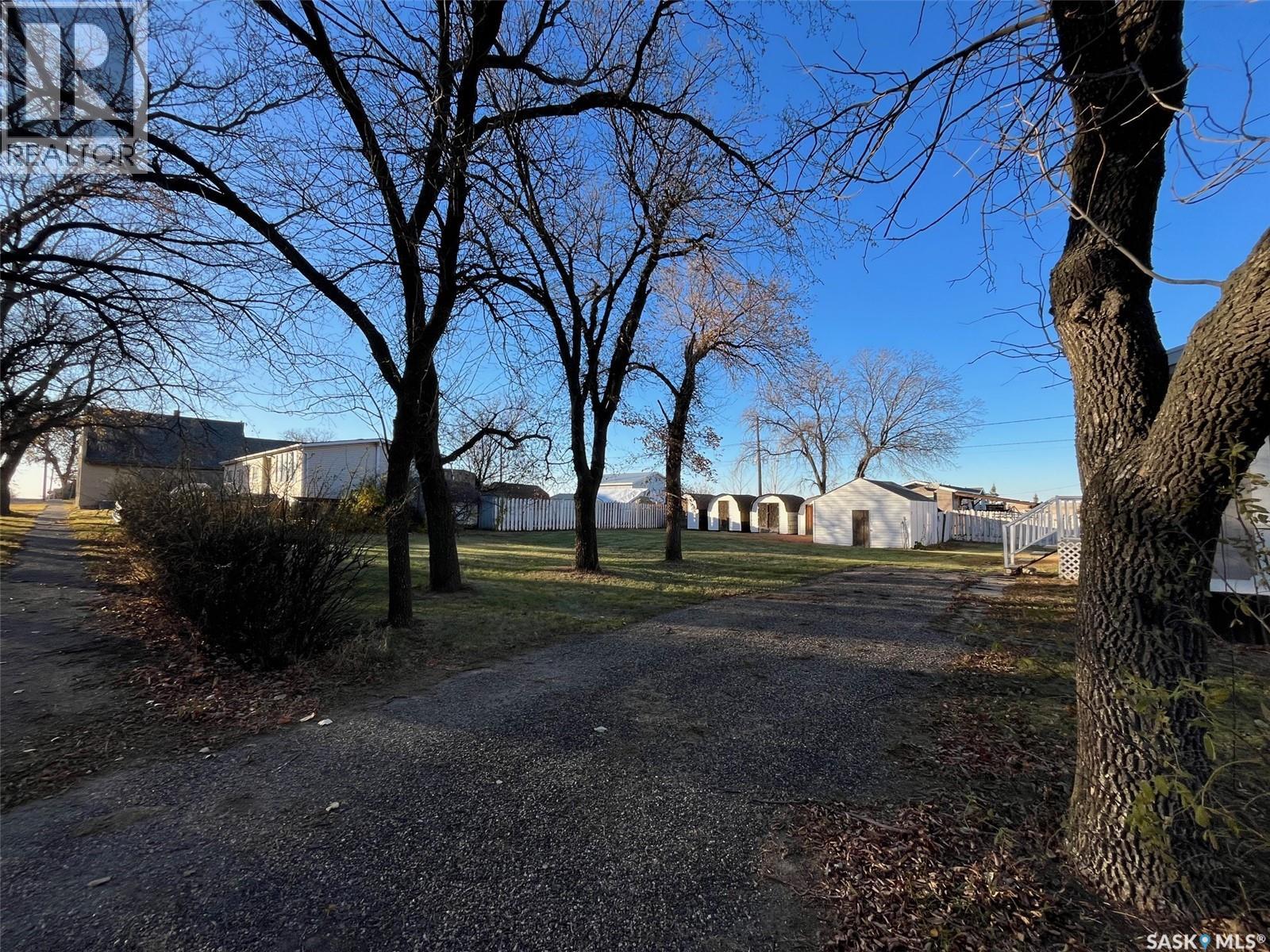 118 2 AVENUE E - 2