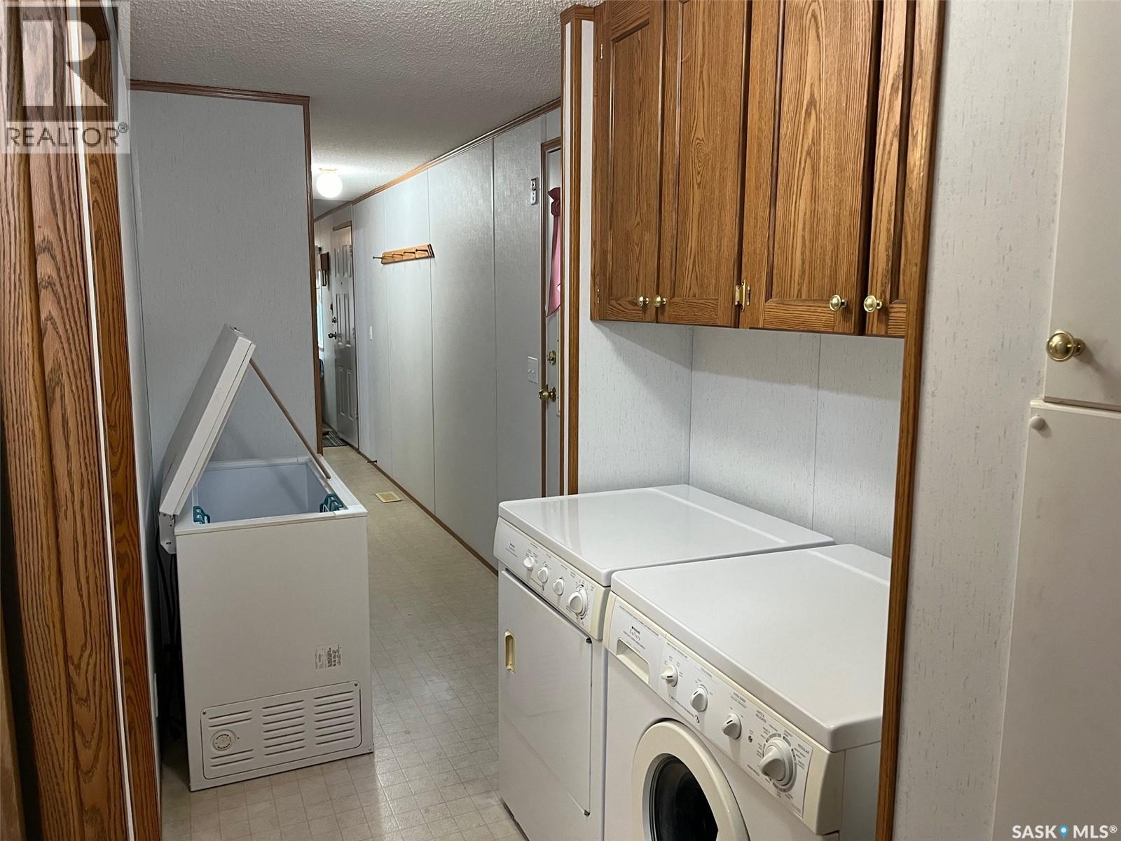 118 2 AVENUE E - 9