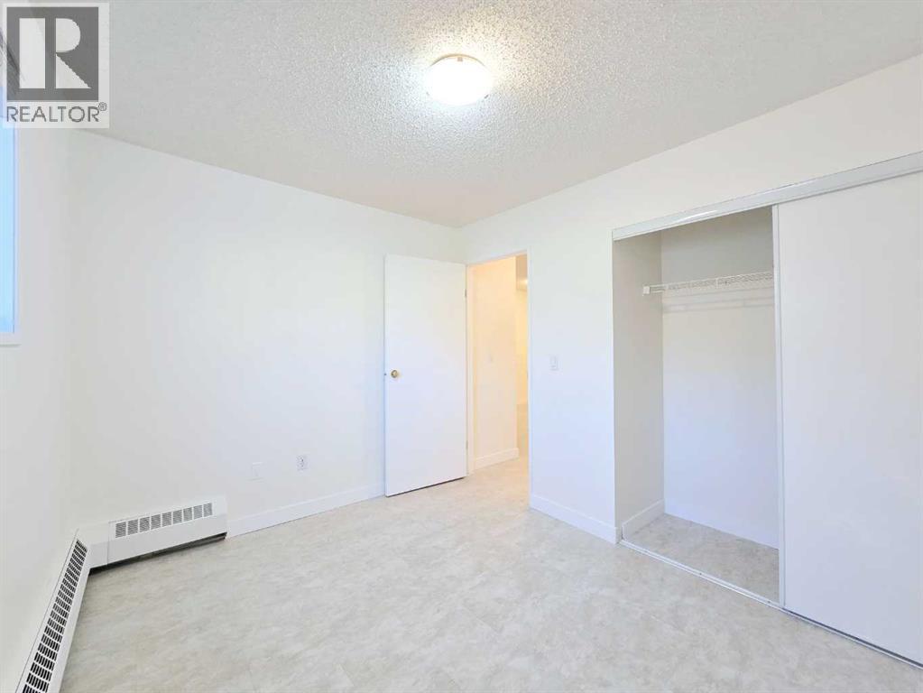 Single Family House for Sale in   Dover Point SE Dover Calgary 