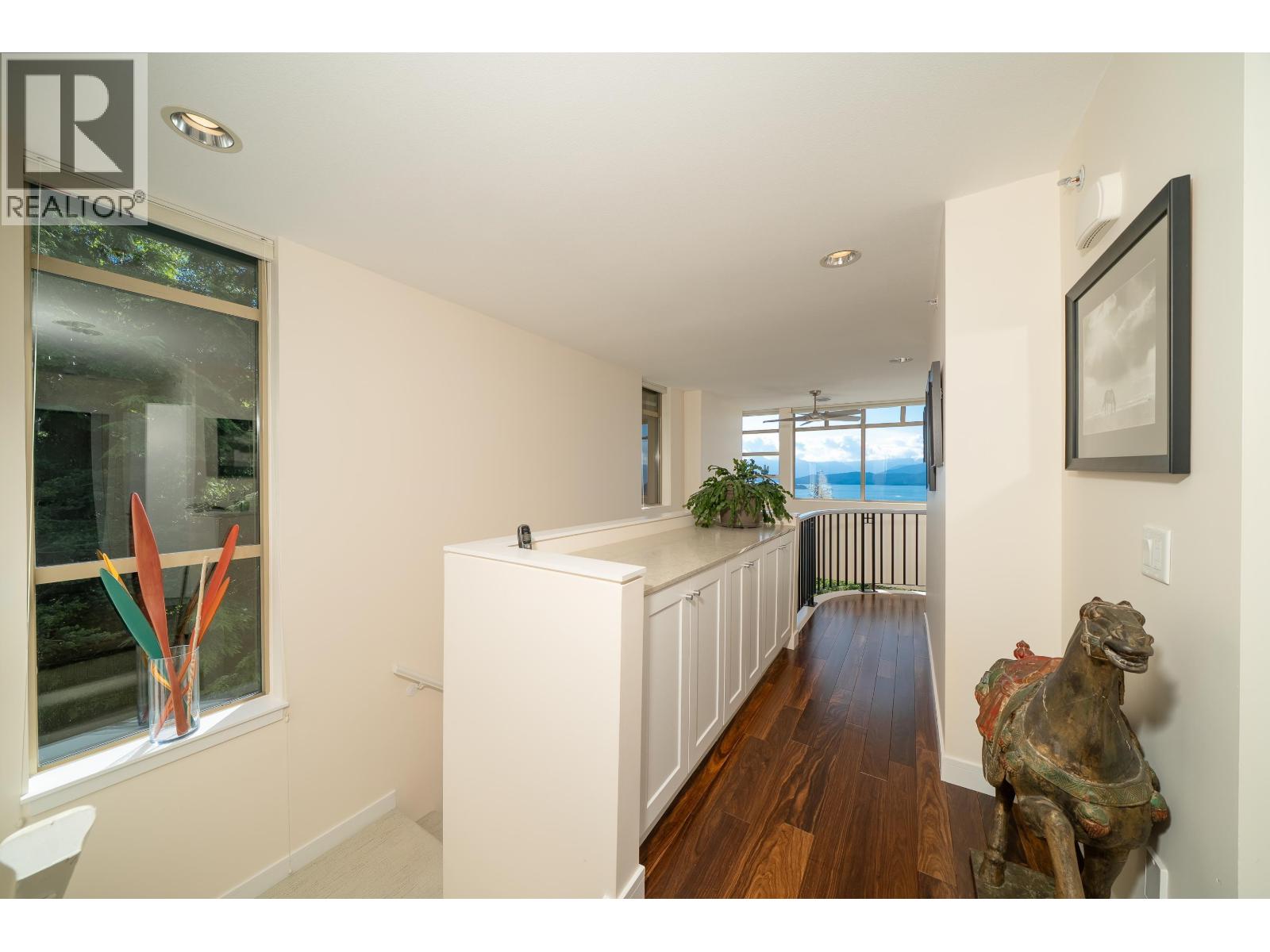 8664 SEASCAPE DRIVE, West Vancouver