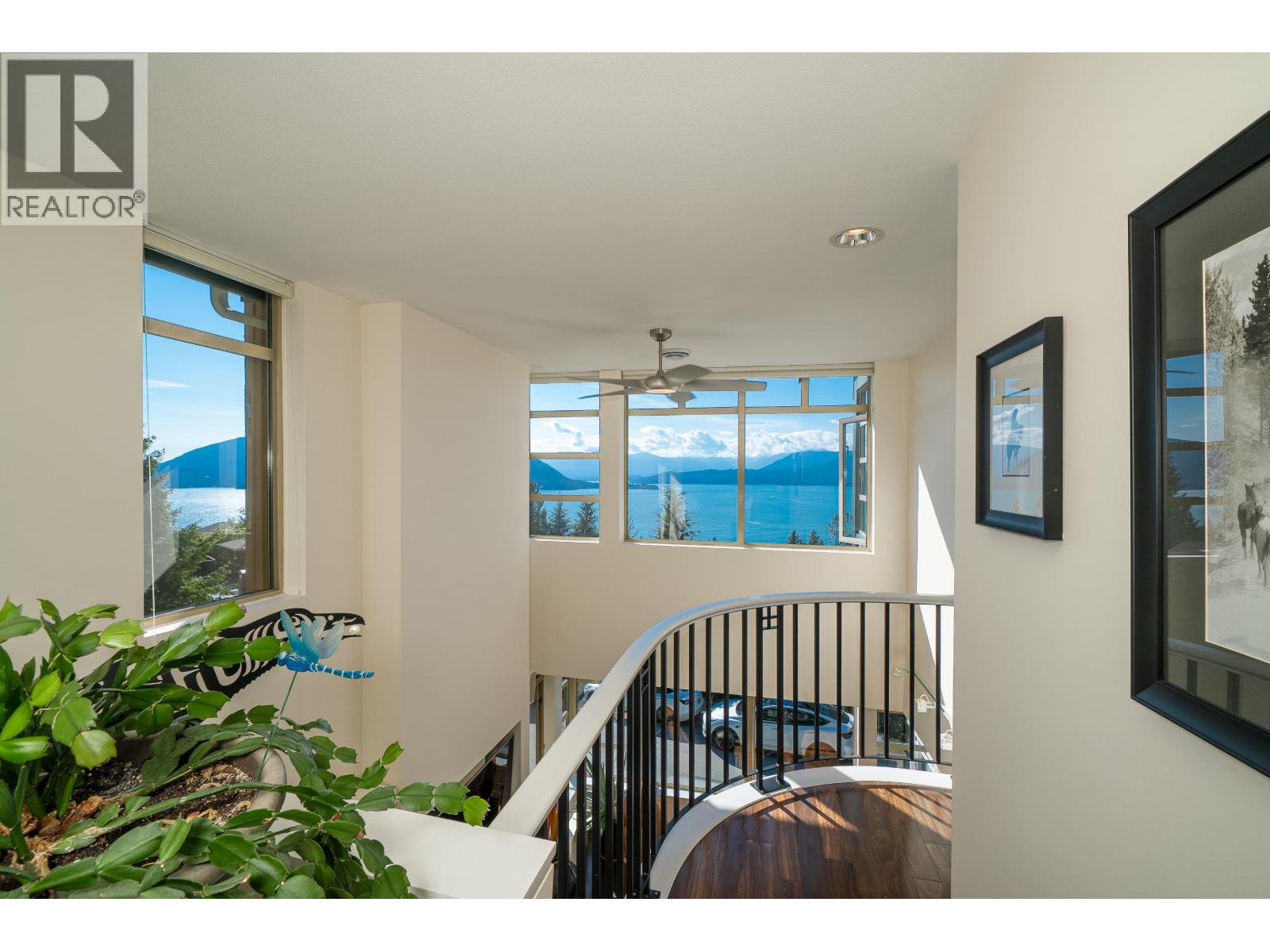 8664 SEASCAPE DRIVE, West Vancouver
