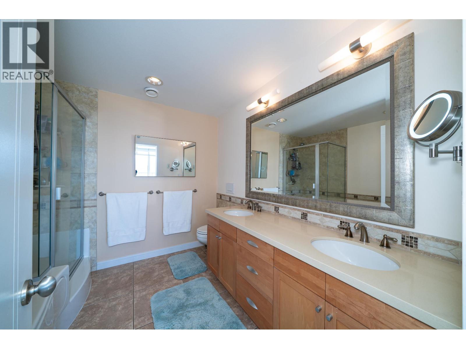 8664 SEASCAPE DRIVE, West Vancouver