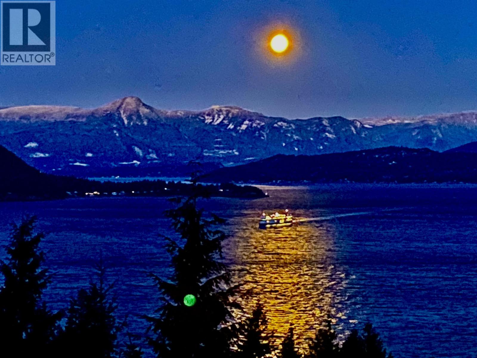 8664 SEASCAPE DRIVE, West Vancouver