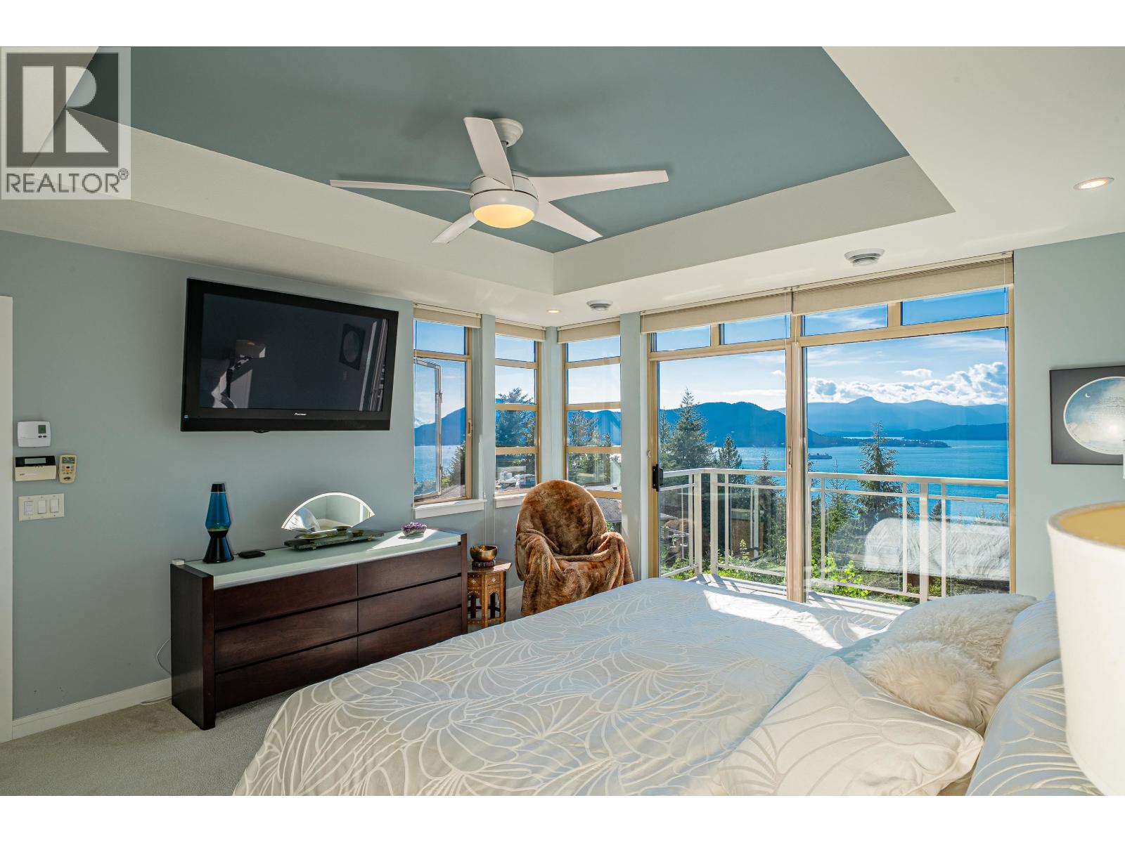 8664 SEASCAPE DRIVE, West Vancouver