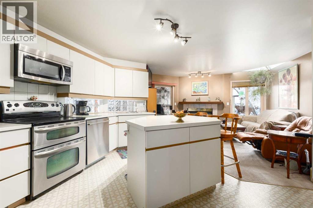 Single Family House for Sale in  Westmount Road NW West Hillhurst Calgary 