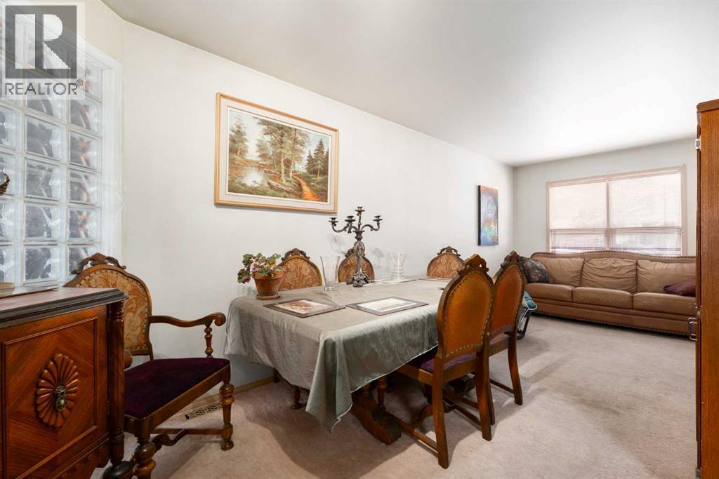 Single Family House for Sale in  Westmount Road NW West Hillhurst Calgary 