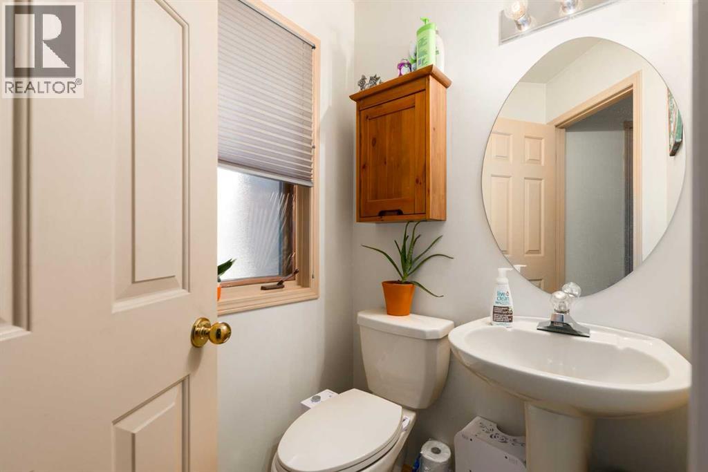 Single Family House for Sale in  Westmount Road NW West Hillhurst Calgary 