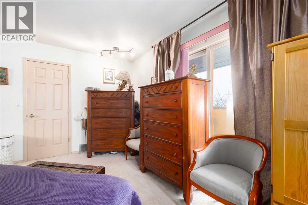 Single Family House for Sale in  Westmount Road NW West Hillhurst Calgary 