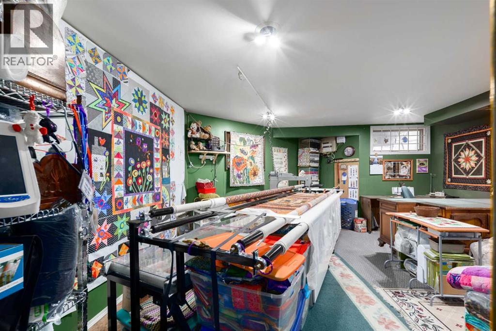 Single Family House for Sale in  Westmount Road NW West Hillhurst Calgary 