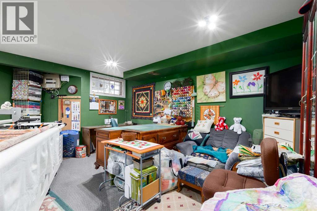 Single Family House for Sale in  Westmount Road NW West Hillhurst Calgary 