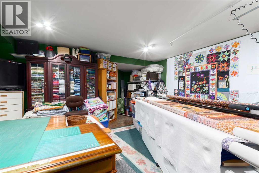 Single Family House for Sale in  Westmount Road NW West Hillhurst Calgary 