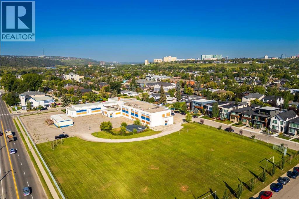 Single Family House for Sale in  Westmount Road NW West Hillhurst Calgary 