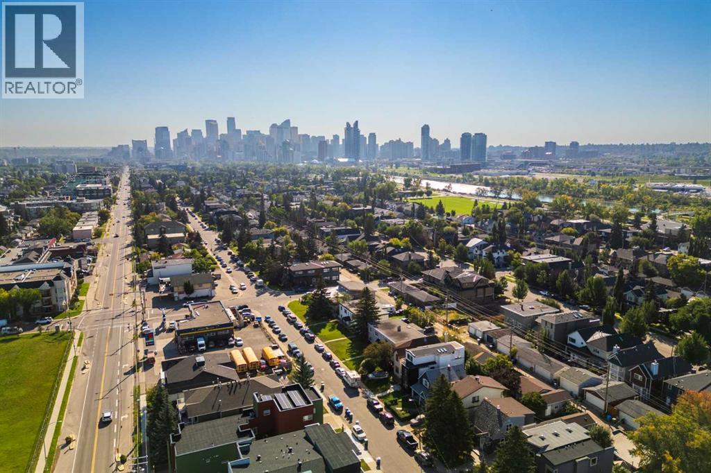 Single Family House for Sale in  Westmount Road NW West Hillhurst Calgary 