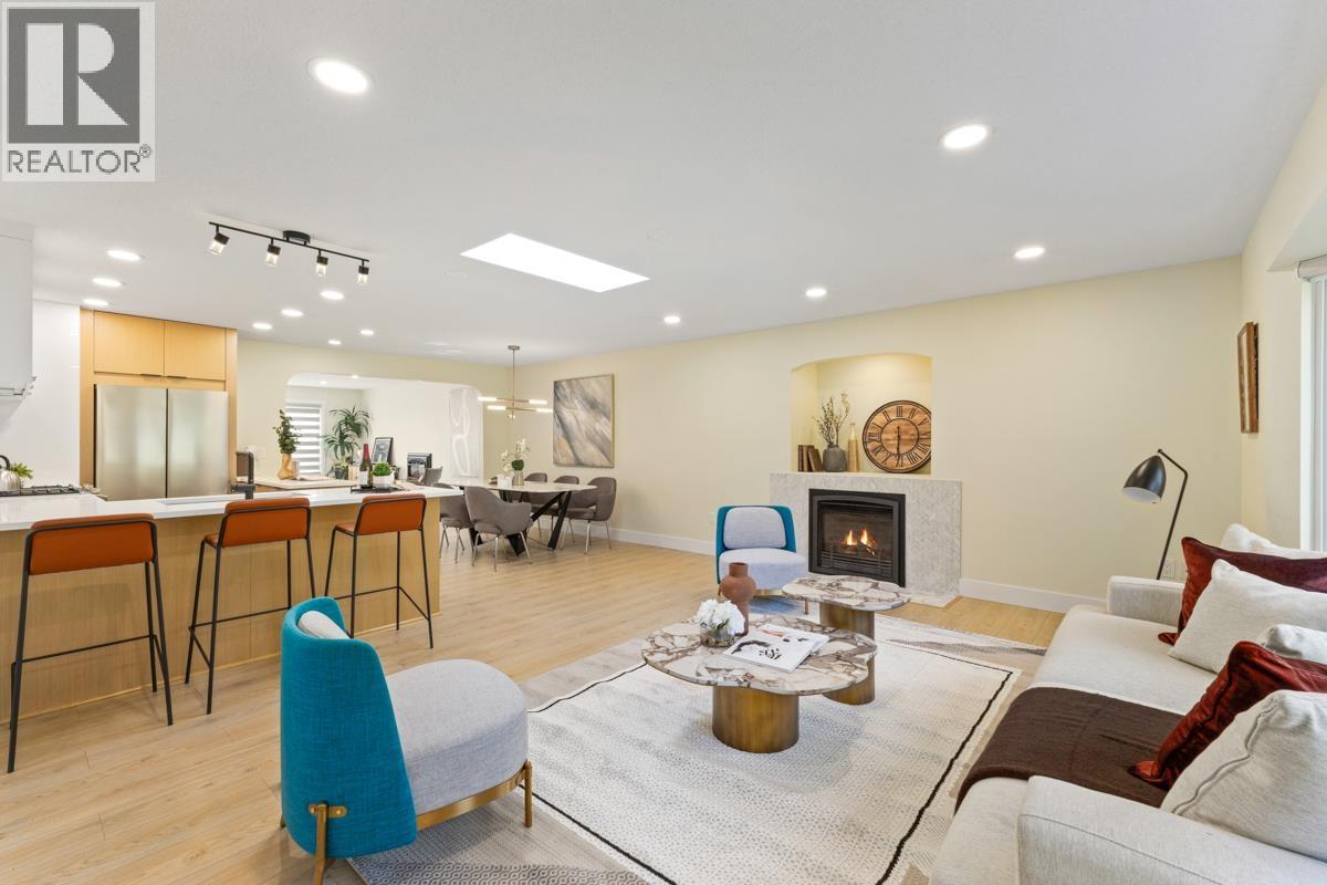 2518 SWINBURNE AVENUE, North Vancouver