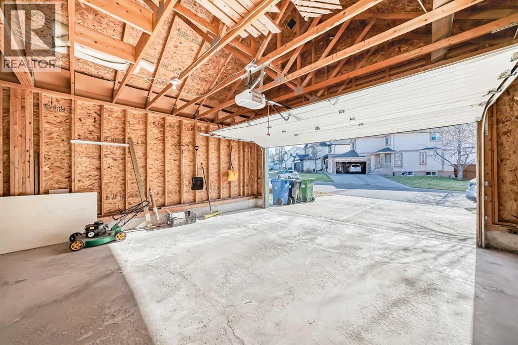 Single Family House for Sale in  Millview Gardens SW Millrise Calgary 