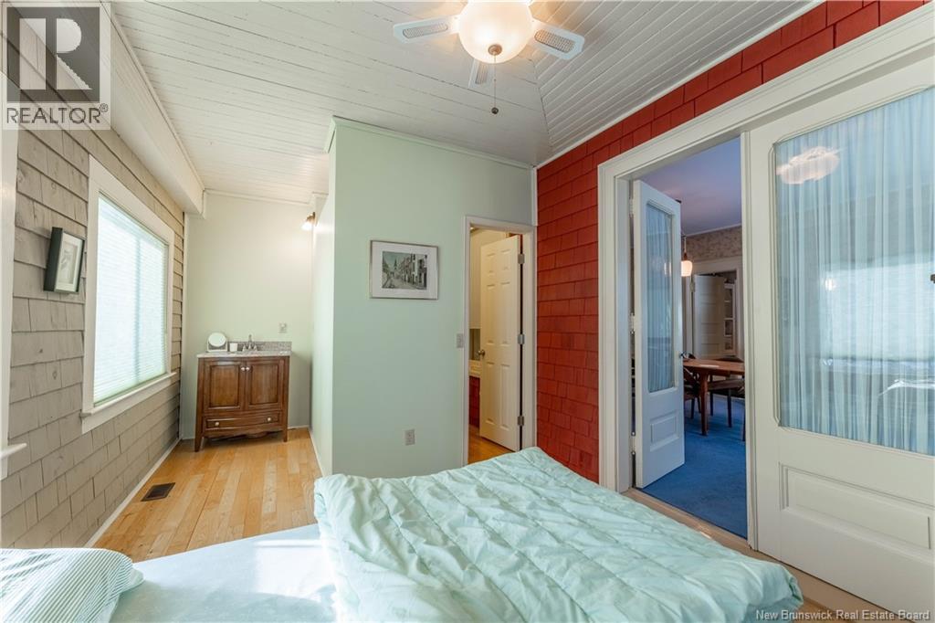 101 CARLETON STREET - 27