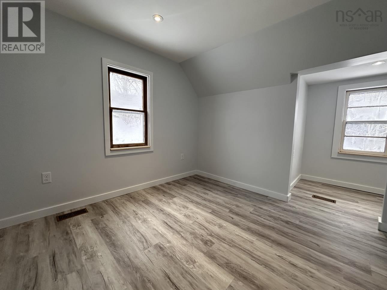 Property 23 of 30 of 5718 Highway 2