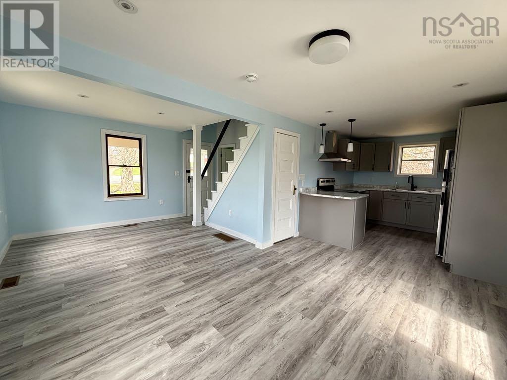 Property 16 of 30 of 5718 Highway 2