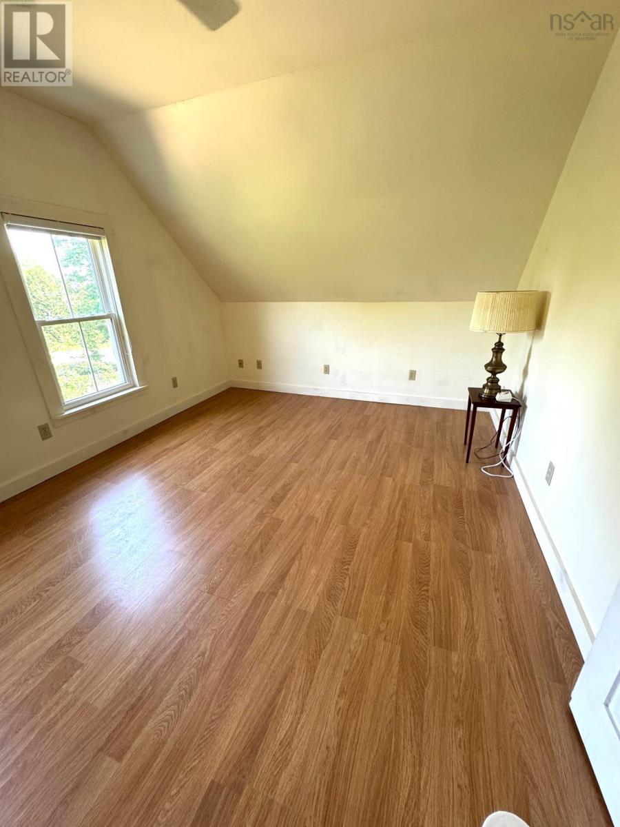 Property 23 of 43 of 960 Highway 208