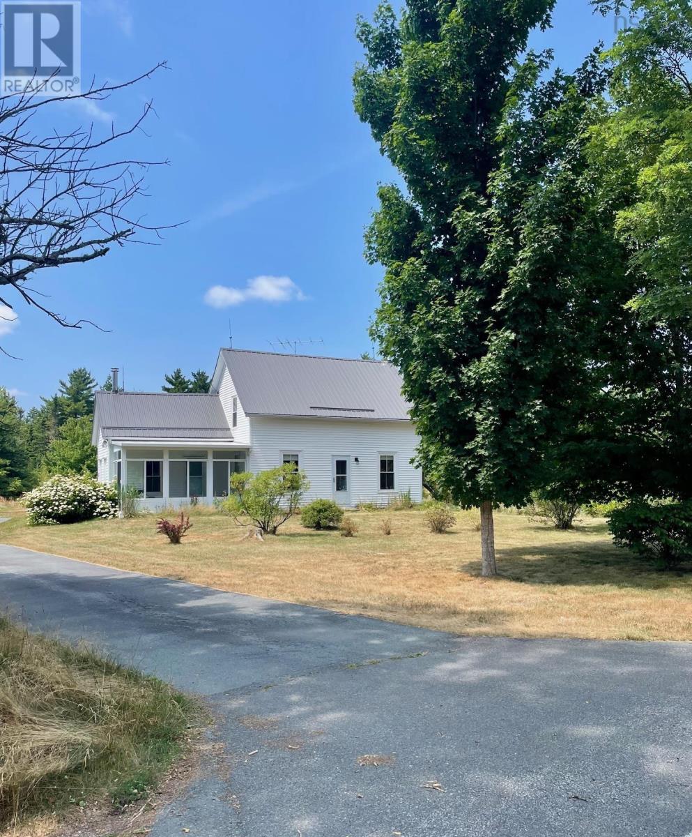 Property 43 of 43 of 960 Highway 208