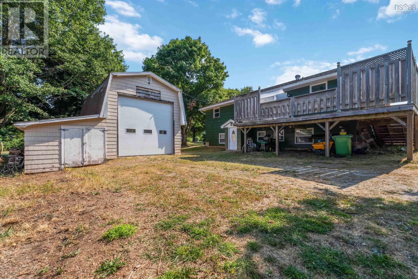 Property 29 of 48 of 265 Black Hole