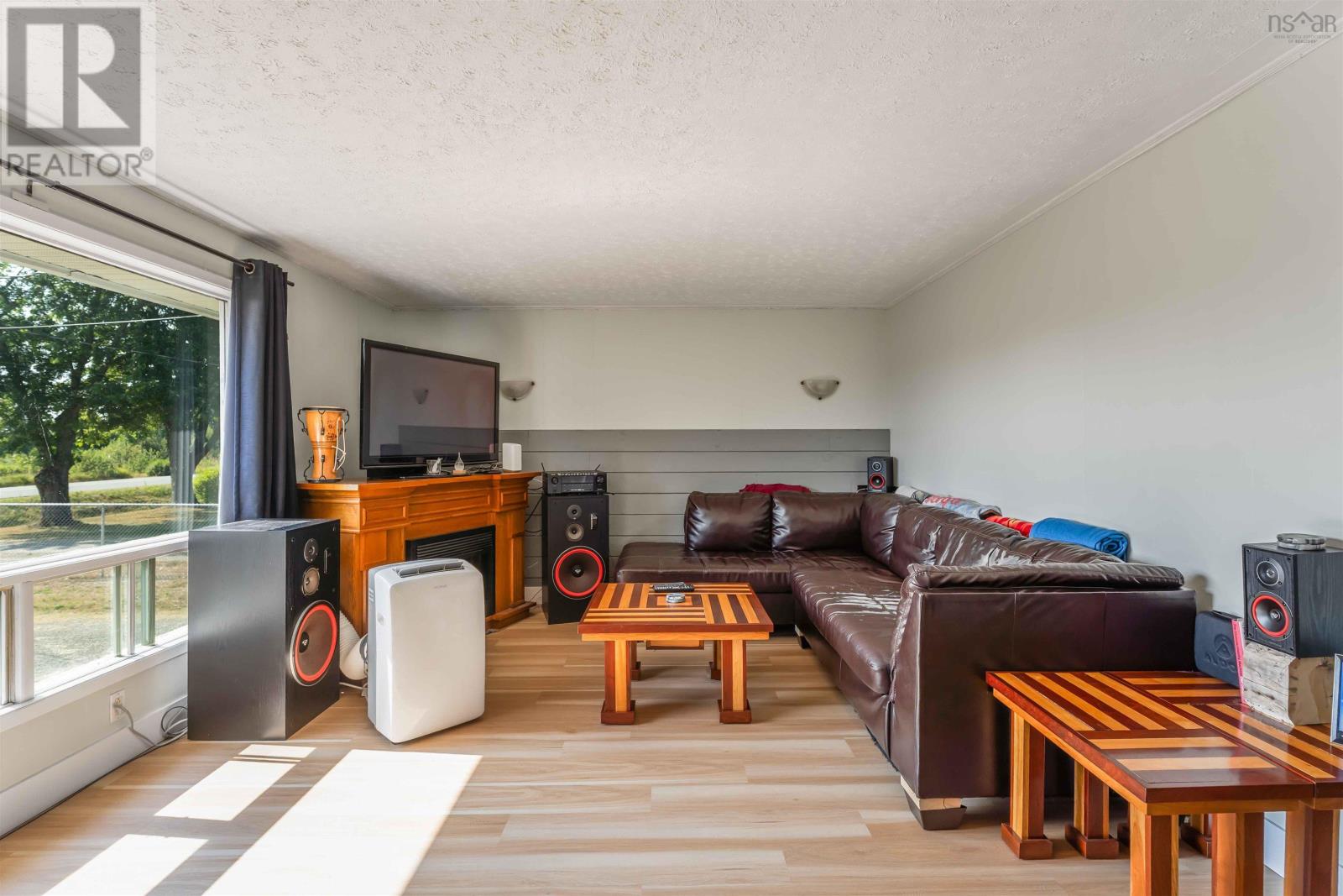 Property 9 of 48 of 265 Black Hole