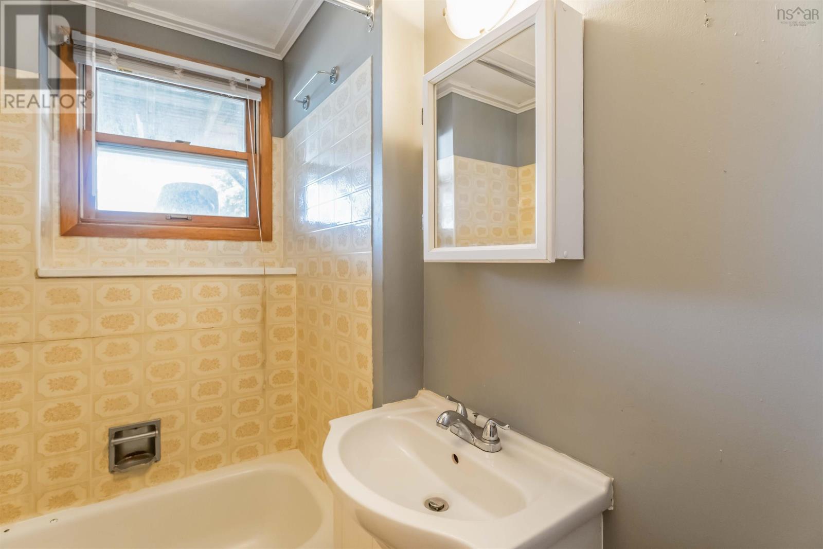 Property 21 of 48 of 265 Black Hole