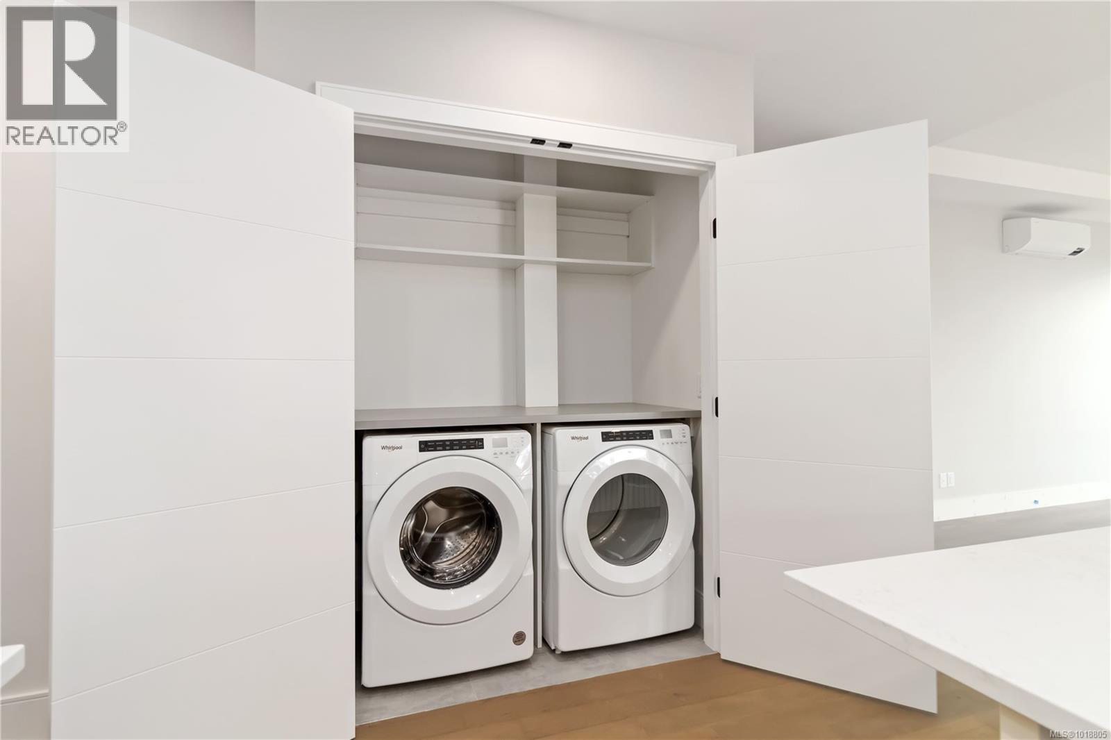 306 986 Doumac Avenue, Saanich