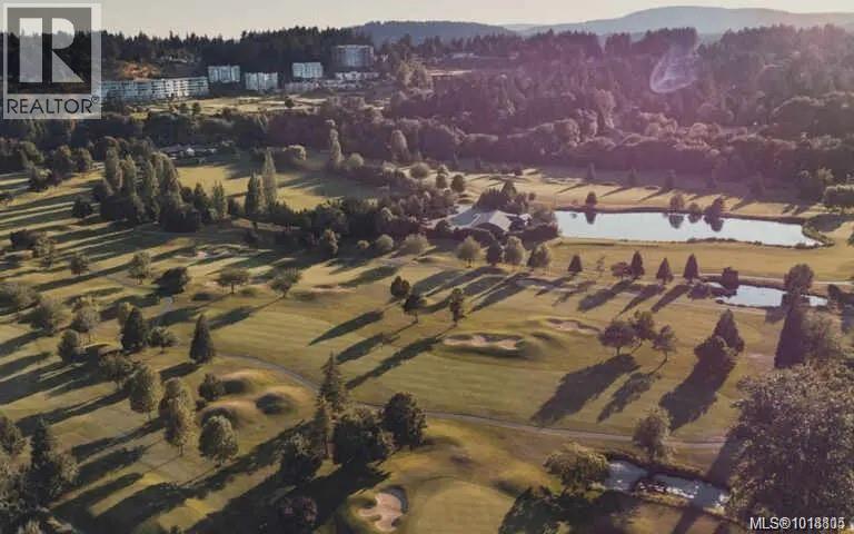 306 986 Doumac Avenue, Saanich