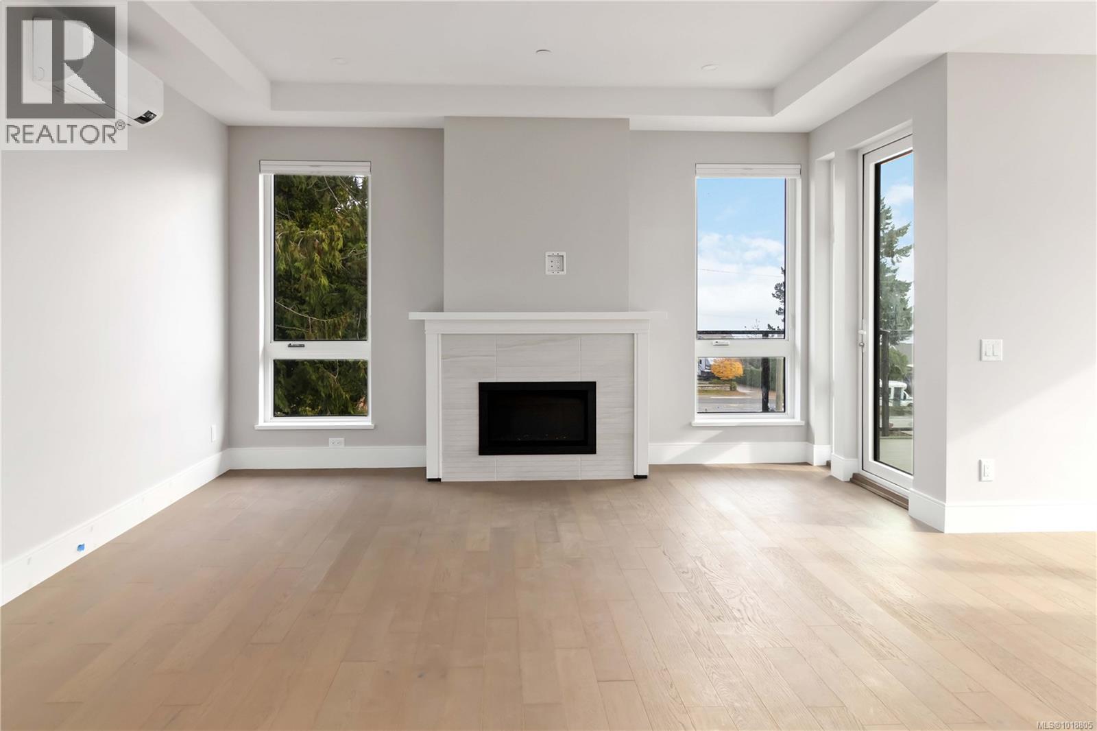 306 986 Doumac Avenue, Saanich