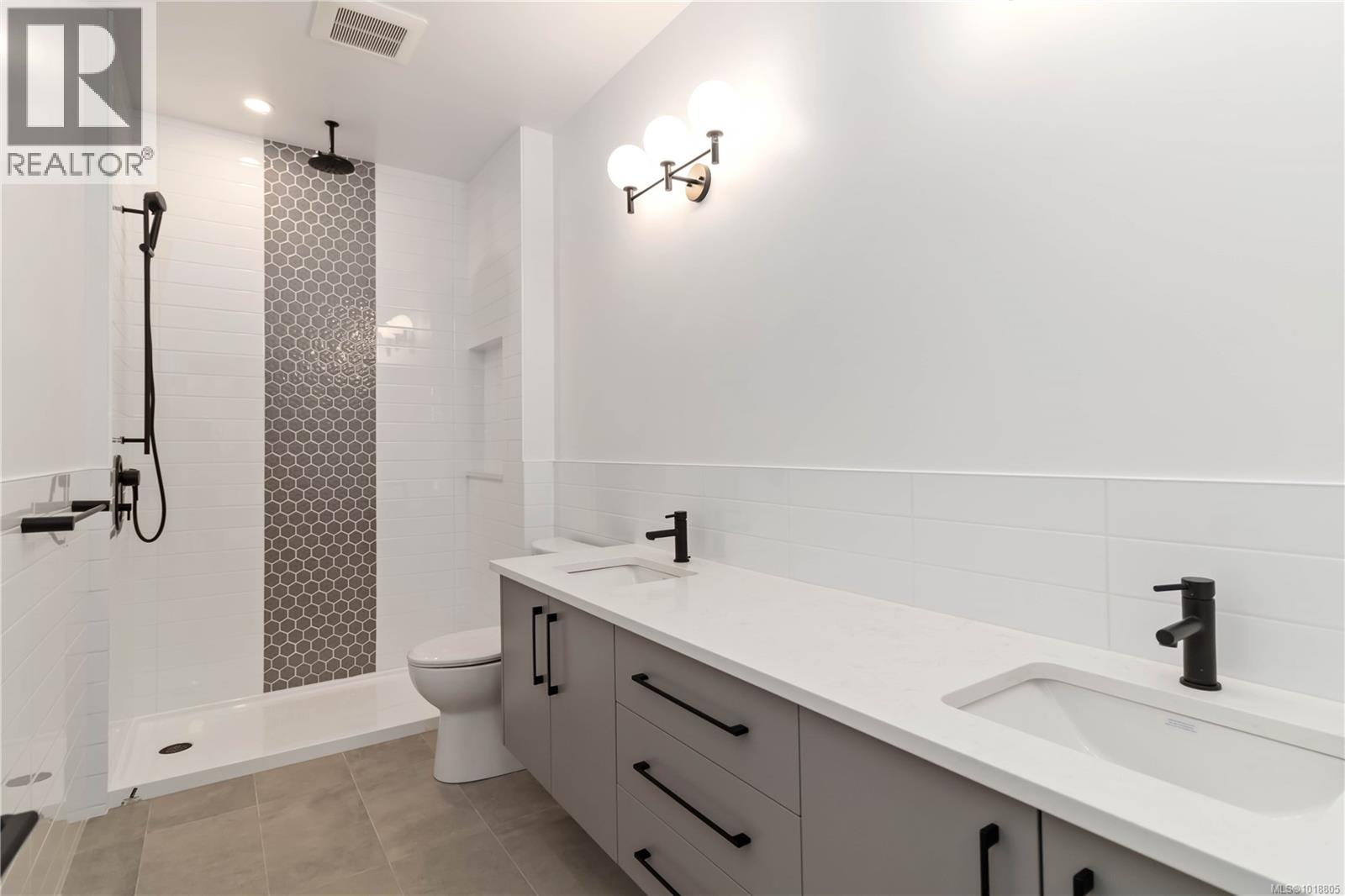 306 986 Doumac Avenue, Saanich