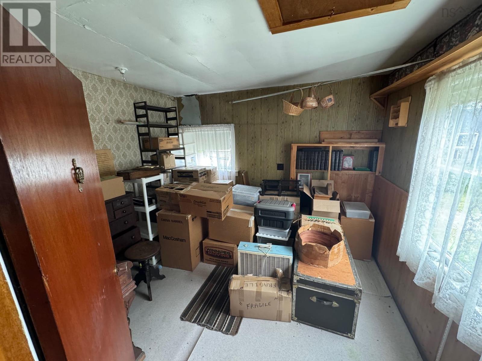 Property 18 of 22 of 12272 Highway 105