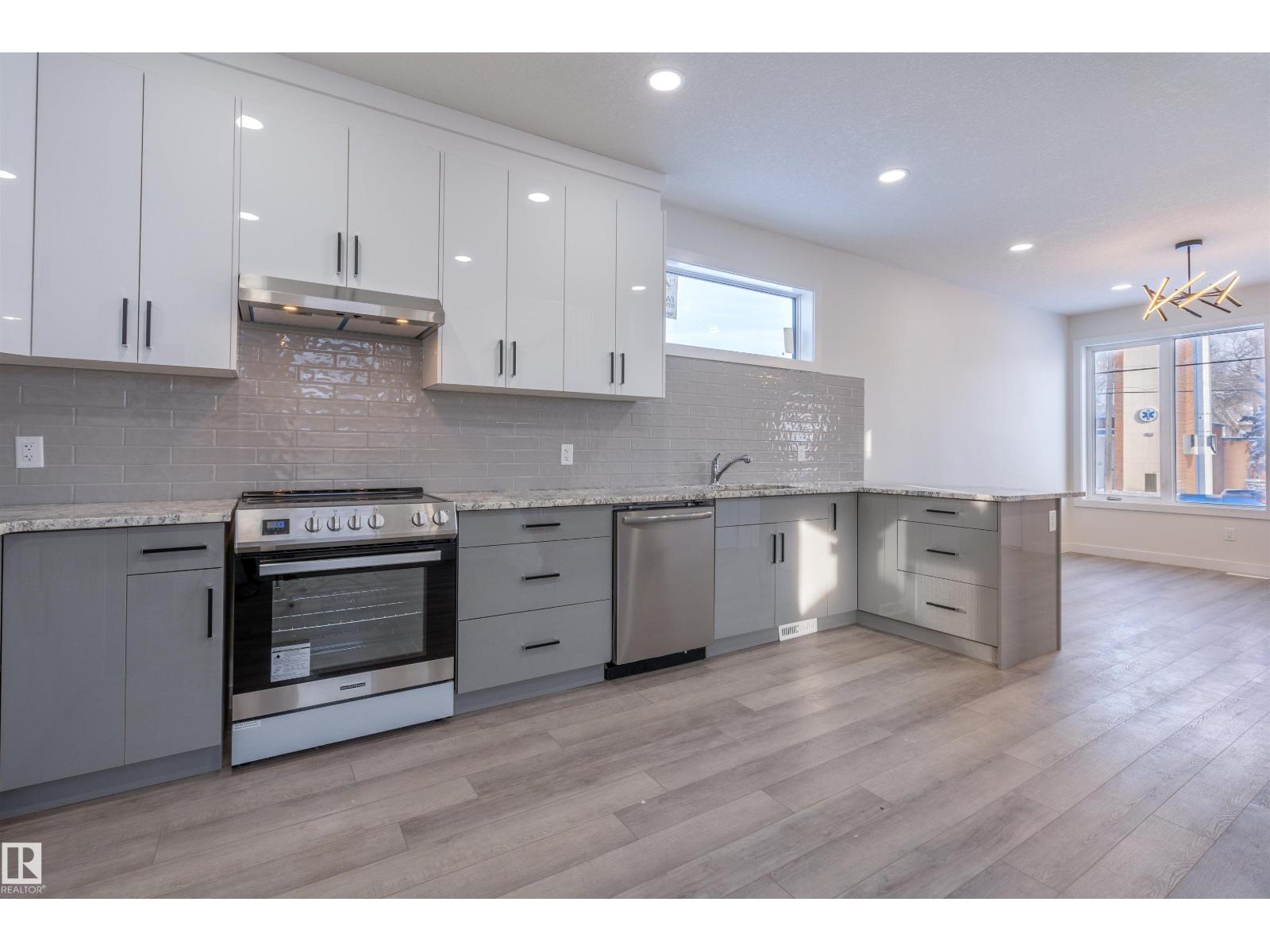 10446 142 ST NW - 1