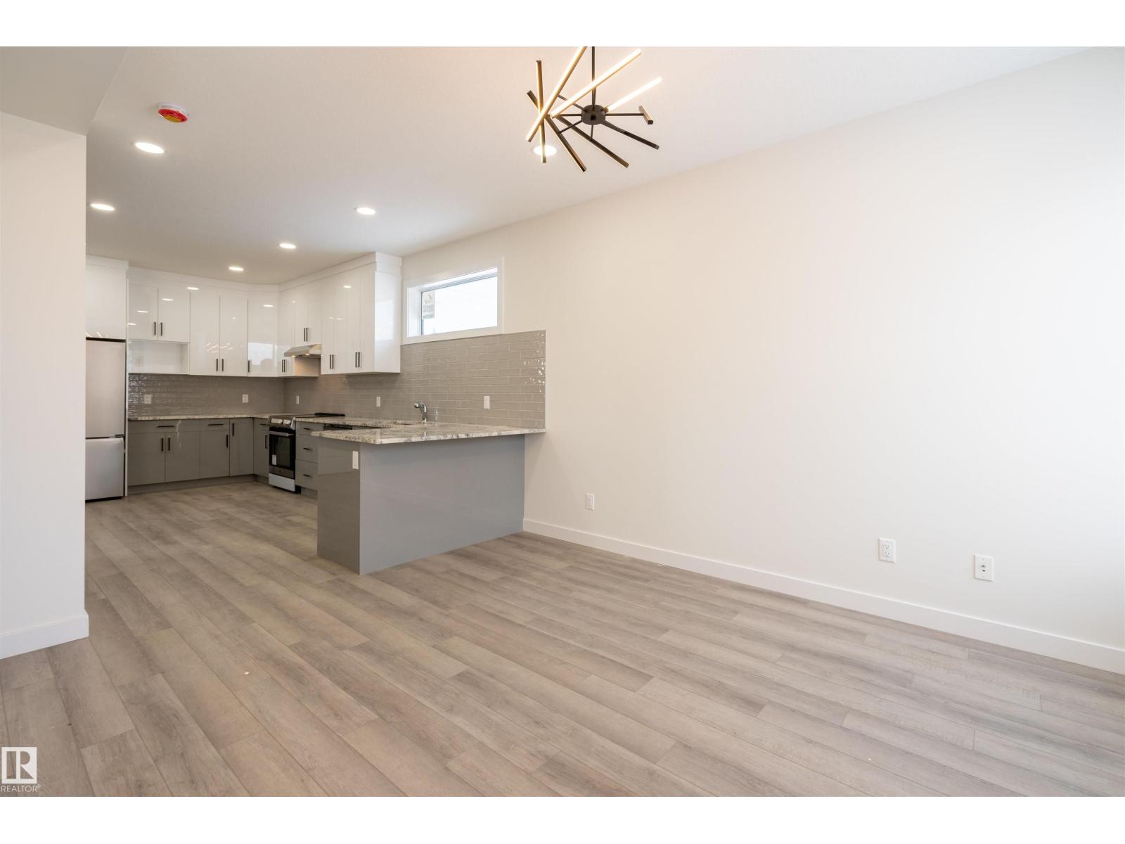 10446 142 ST NW - 3