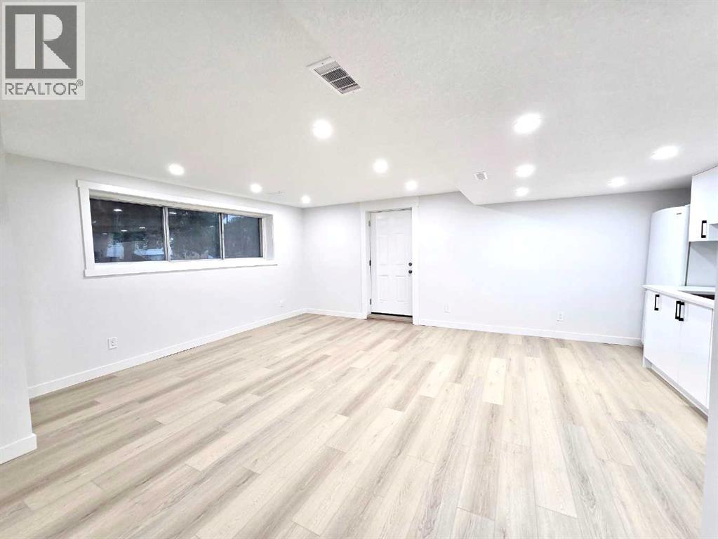 Single Family House Bi-level for Sale in  Whiteview Close NE Whitehorn Calgary 