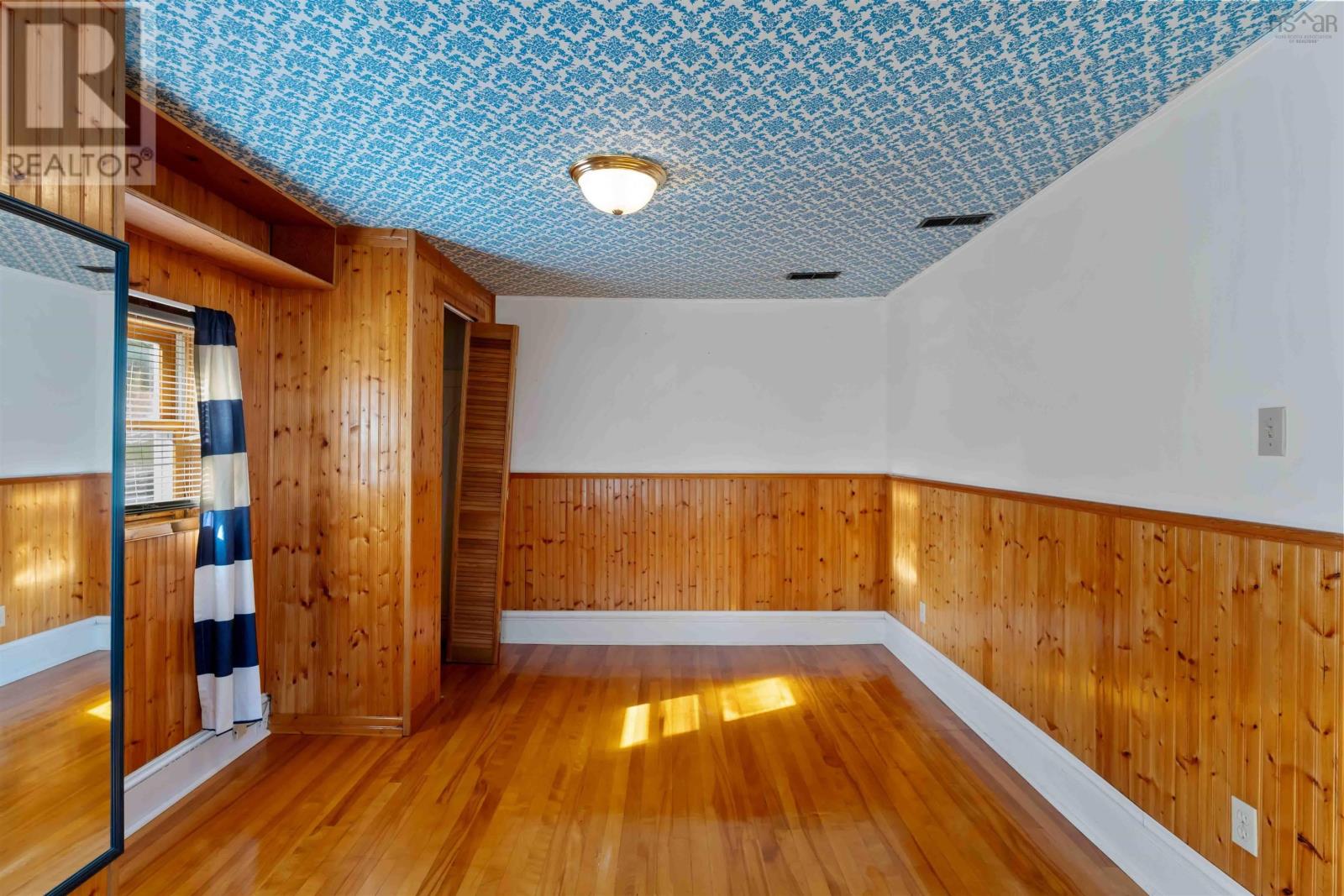 Property 17 of 50 of 191 Second Avenue