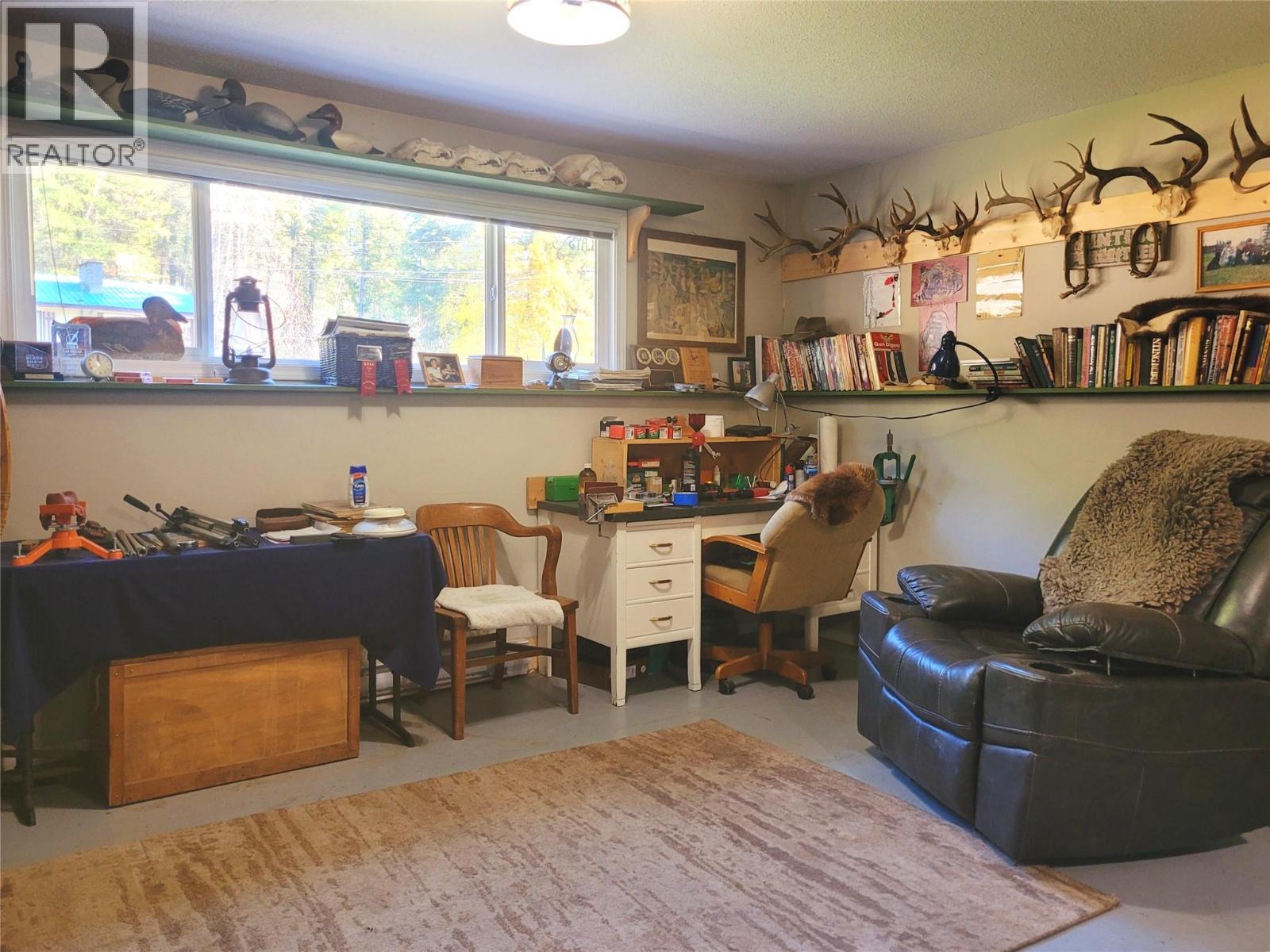 349 DUTCH LAKE Road, Clearwater