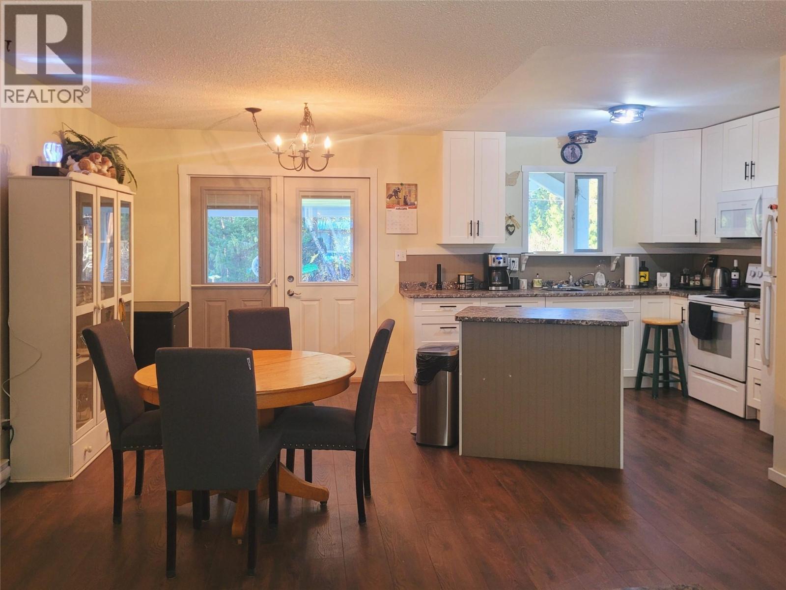 349 DUTCH LAKE Road, Clearwater