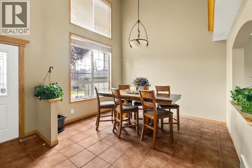 Single Family House for Sale in  Simcoe Close SW Signal Hill Calgary 