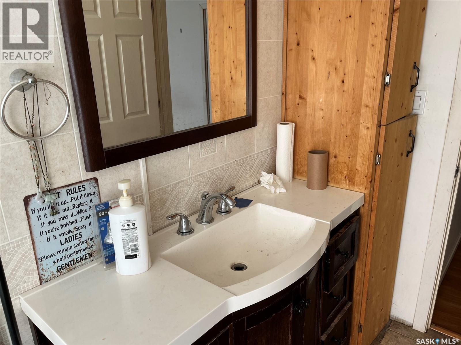 Single Family House Bungalow for Sale in  TH AVENUE Regina 