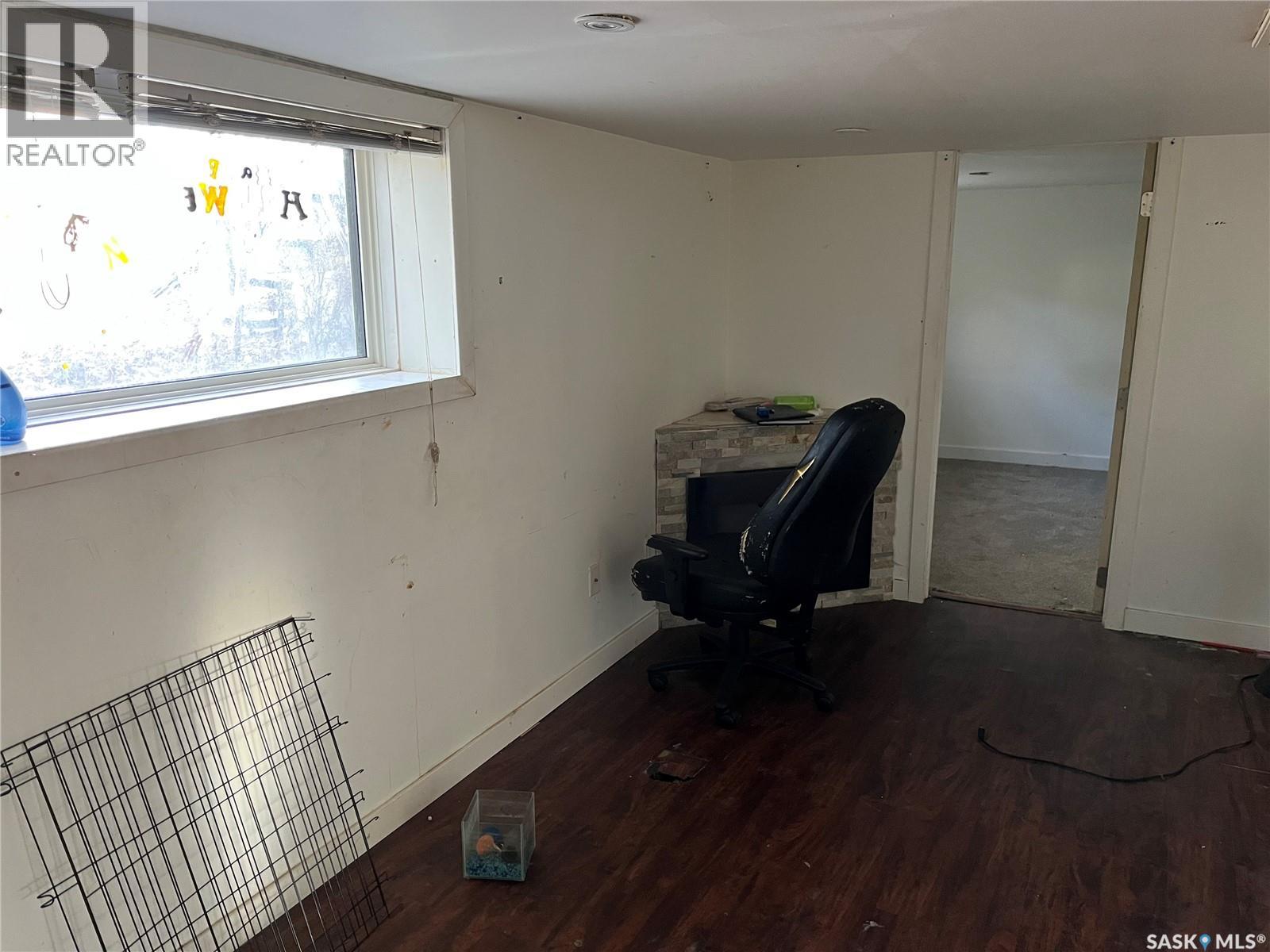 Single Family House Bungalow for Sale in  TH AVENUE Regina 