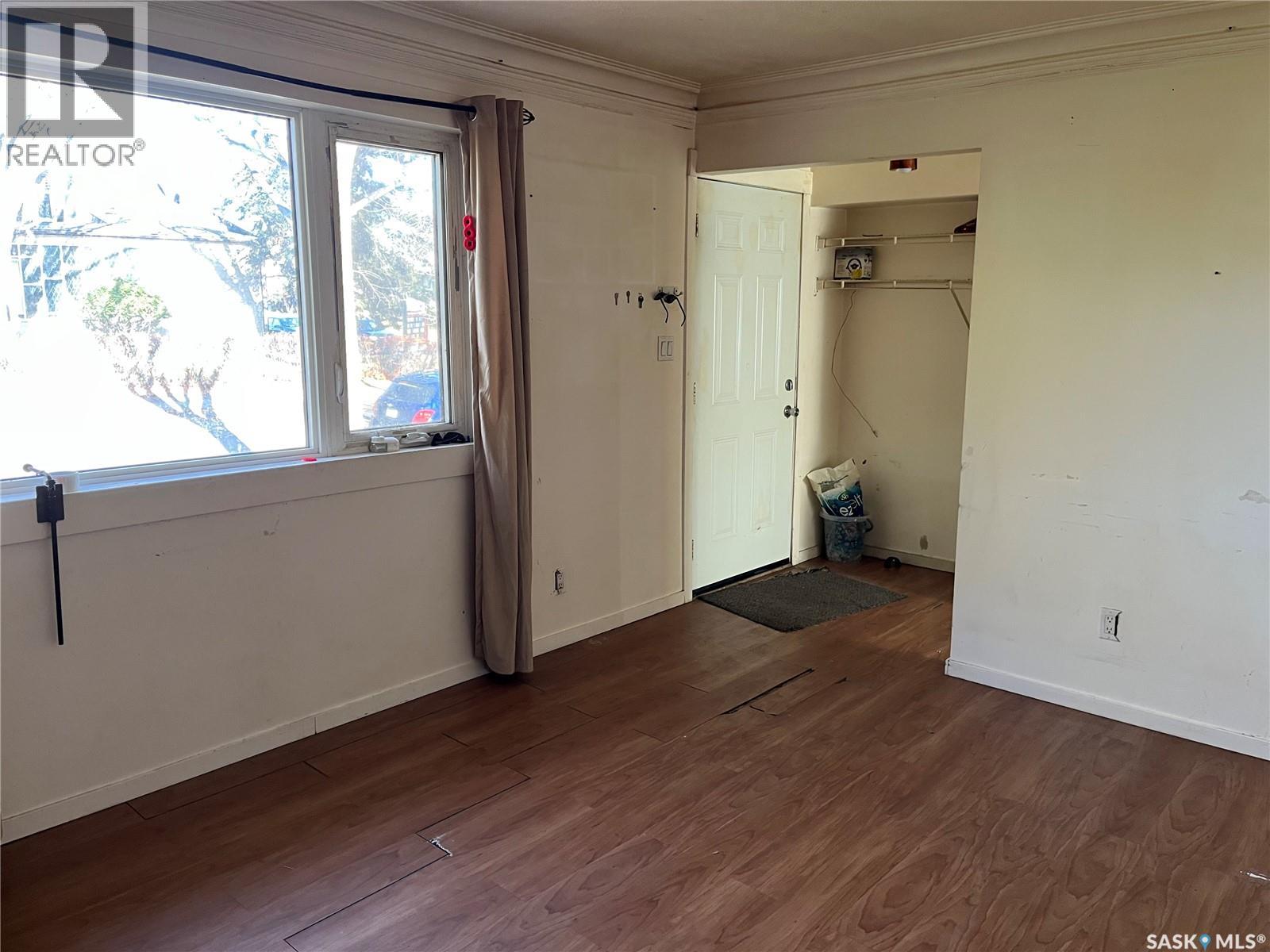 Single Family House Bungalow for Sale in  TH AVENUE Regina 