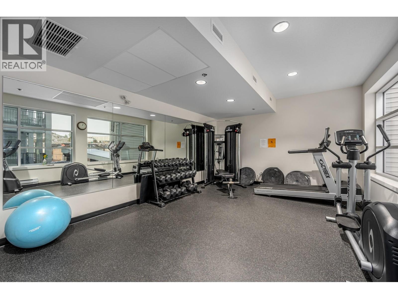 #309 1880 HUGH ALLAN DRIVE - 21